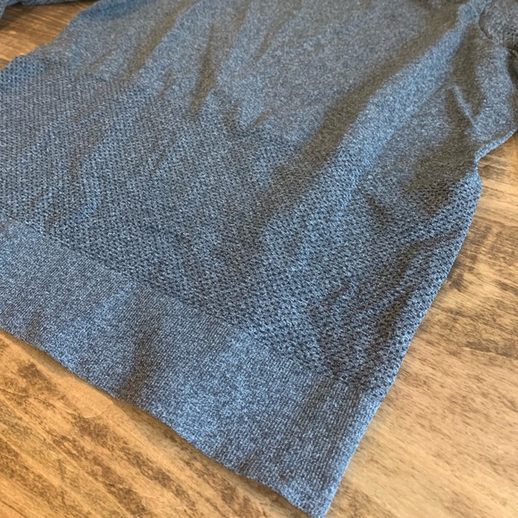 LOLE New Long Sleeve - Picture 3 of 5